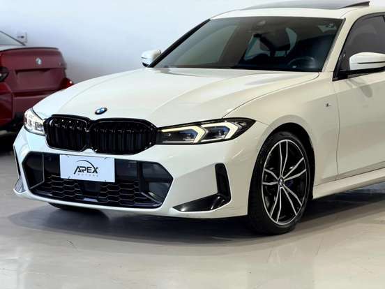 BMW-320i-2023