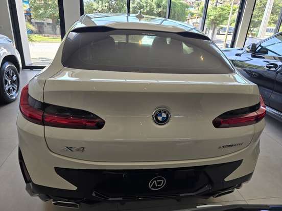 BMW-X4-2023
