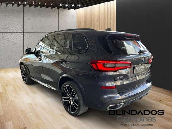 BMW-X5-2020