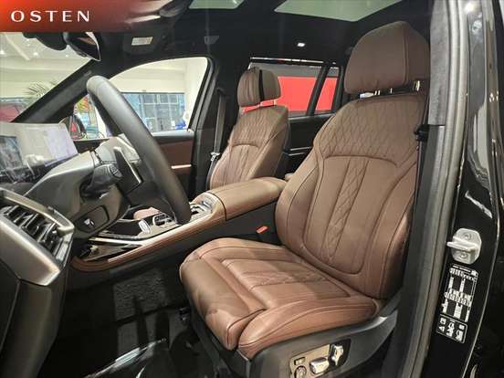 BMW-X7-2025