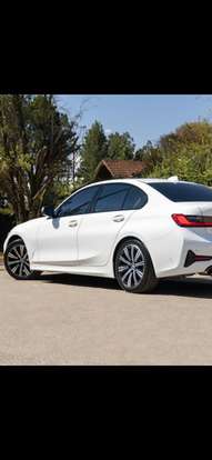 BMW-320i-2020