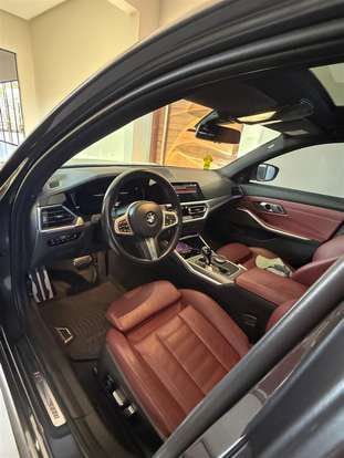 BMW-320i-2022
