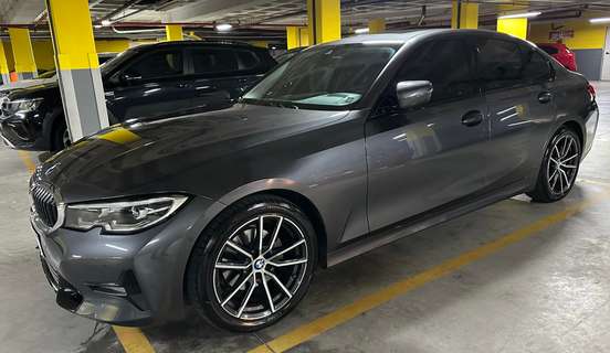 BMW-320i-2021