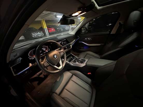 BMW-320i-2021