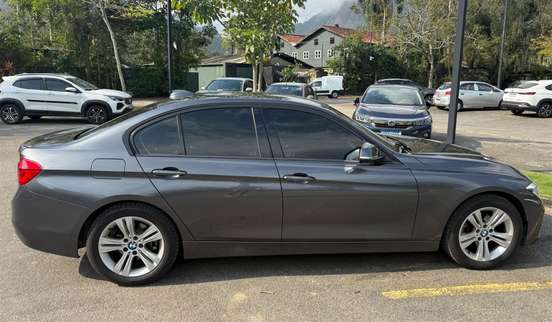 BMW-320i-2017