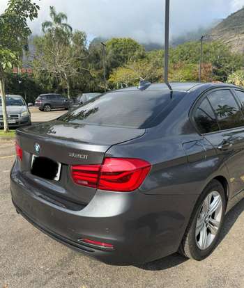 BMW-320i-2017
