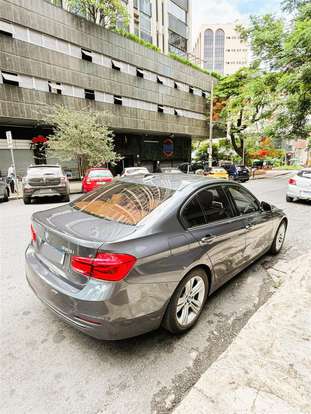 BMW-320i-2017