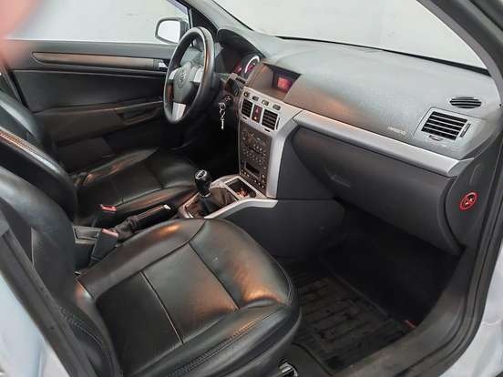 CHEVROLET-VECTRA-2.0 MPFI GT HATCH 8V FLEX 4P MANUAL CHEVROLET-VECTRA-2009