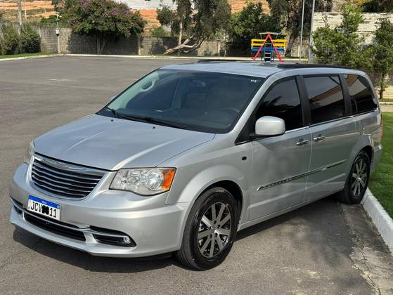 CHRYSLER TOWN & COUNTRY 3.6 TOURING V6 24V GASOLINA 4P AUTOMÁTICO