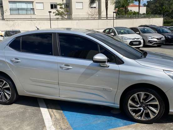 CITROËN-C4 LOUNGE-1.6 THP FLEX TENDANCE BVA CITROËN-C4 LOUNGE-2017