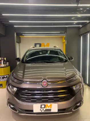 FIAT TORO 2.0 16V TURBO DIESEL VOLCANO 4WD AT9 FIAT TORO 2.0 16V TURBO DIESEL VOLCANO 4WD AT9