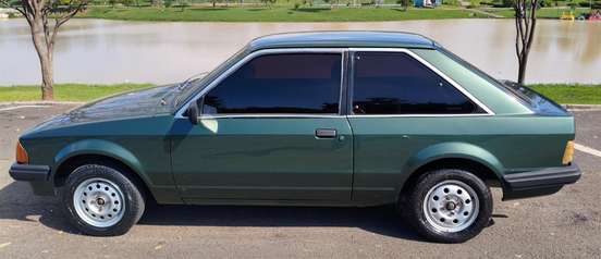 FORD-ESCORT-1985