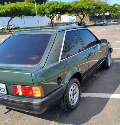 FORD-ESCORT-1985