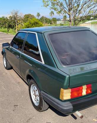 FORD-ESCORT-1985