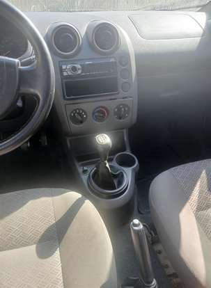 FORD-FIESTA-2005