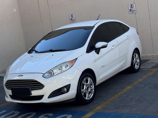 FORD-FIESTA-1.6 SE SEDAN 16V FLEX 4P POWERSHIFT FORD-FIESTA-2015