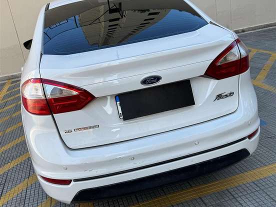 FORD-FIESTA-1.6 SE SEDAN 16V FLEX 4P POWERSHIFT FORD-FIESTA-2015