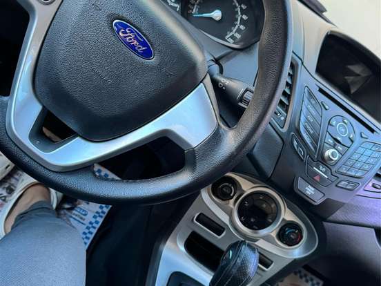 FORD-FIESTA-1.6 SE SEDAN 16V FLEX 4P POWERSHIFT FORD-FIESTA-2015