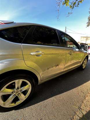 FORD-FOCUS-2010