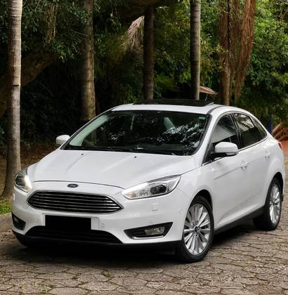 FORD FOCUS 2.0 TITANIUM PLUS FASTBACK 16V FLEX 4P POWERSHIFT