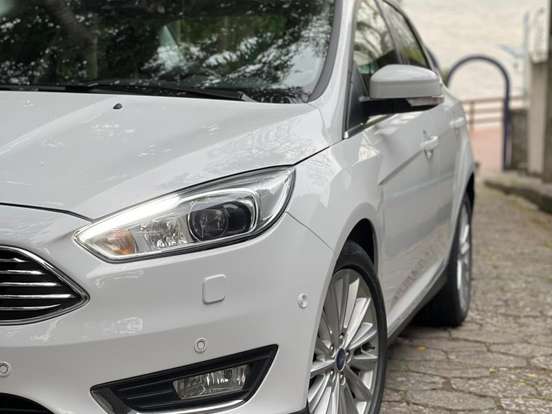 FORD-FOCUS-2.0 TITANIUM PLUS FASTBACK 16V FLEX 4P POWERSHIFT FORD-FOCUS-2016
