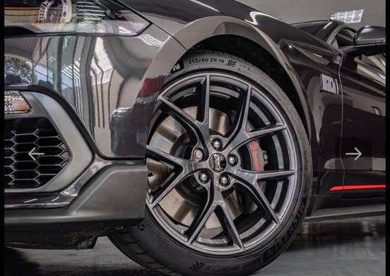 FORD-MUSTANG-2022