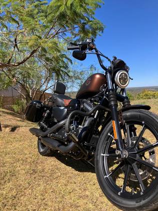 HARLEY-DAVIDSON SPORTSTER IRON 883 