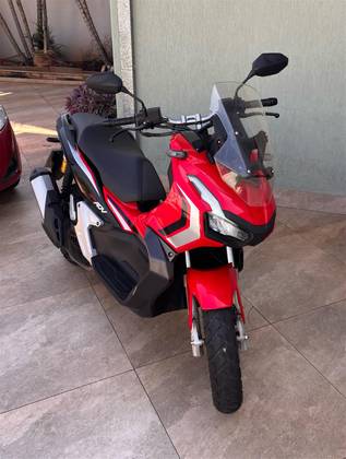 HONDA ADV 