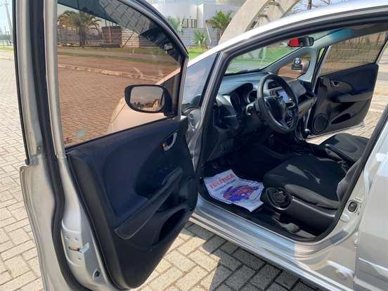 HONDA-FIT-2010