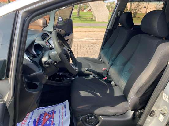 HONDA-FIT-2010