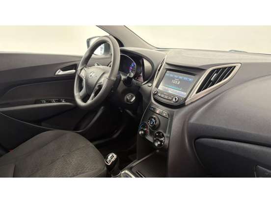 HYUNDAI-HB20X-2018