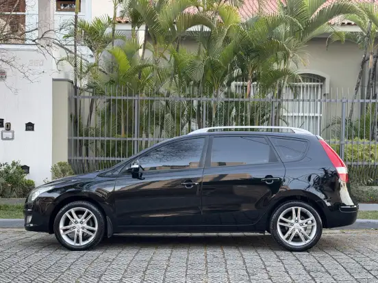 HYUNDAI-I30-2.0 MPFI GLS 16V GASOLINA 4P AUTOMÁTICO HYUNDAI-I30-2011