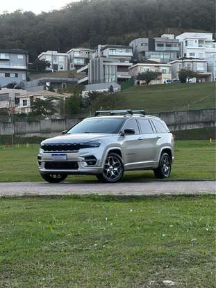 JEEP-COMMANDER-2023