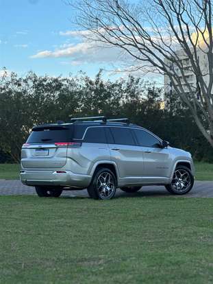 JEEP-COMMANDER-2023