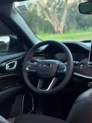 JEEP-COMMANDER-2023