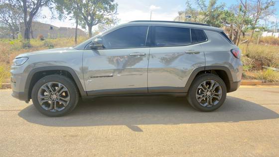 JEEP COMPASS 1.3 T270 TURBO FLEX LONGITUDE AT6