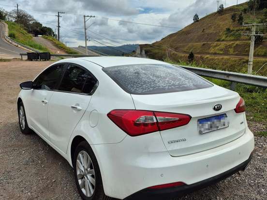 KIA-CERATO-1.6 SX 16V FLEX 4P AUTOMÁTICO KIA-CERATO-2013