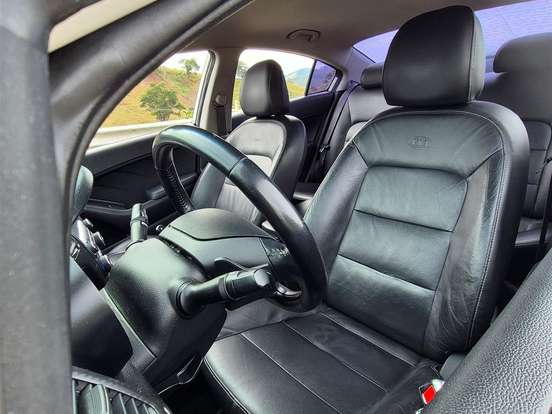 KIA-CERATO-1.6 SX 16V FLEX 4P AUTOMÁTICO KIA-CERATO-2013