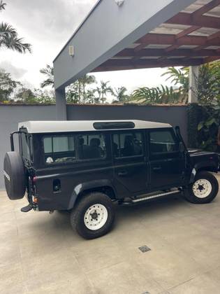 LAND ROVER DEFENDER 2.5 COUNTY SW 110 4X4 TURBO DIESEL 4P MANUAL