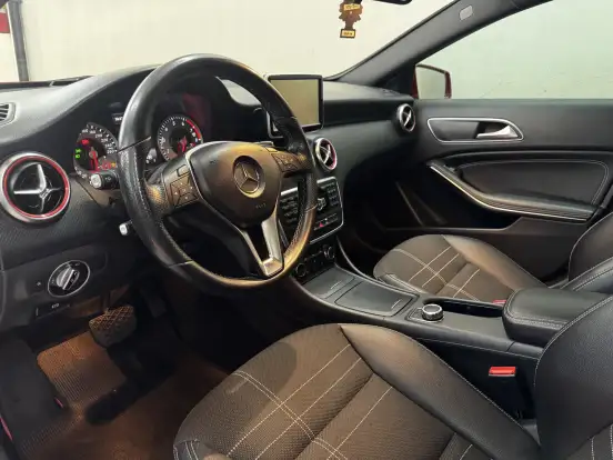 MERCEDES-BENZ-CLASSE A-1.6 200 TURBO URBAN GASOLINA 4P AUTOMATIZADO MERCEDES-BENZ-CLASSE A-2014