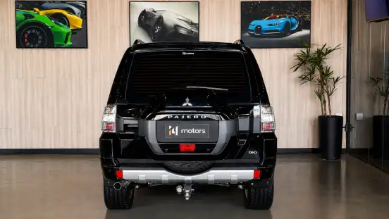 MITSUBISHI-PAJERO-2018