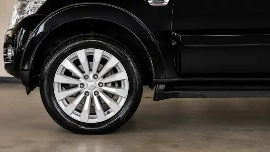 MITSUBISHI-PAJERO-2018