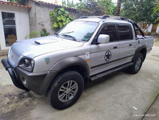MITSUBISHI-L200-2009
