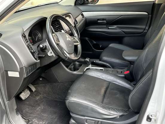 MITSUBISHI-OUTLANDER-2.0 16V GASOLINA 4P AUTOMÁTICO MITSUBISHI-OUTLANDER-2014