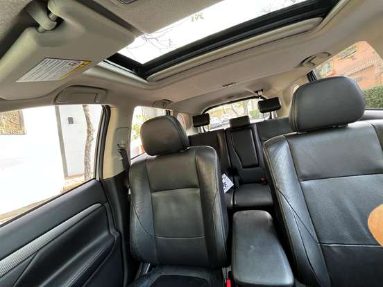 MITSUBISHI-OUTLANDER-2014