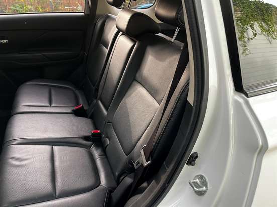 MITSUBISHI-OUTLANDER-2.0 16V GASOLINA 4P AUTOMÁTICO MITSUBISHI-OUTLANDER-2014