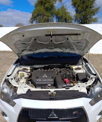 MITSUBISHI-OUTLANDER-3.0 GT4 4X4 V6 24V GASOLINA 4P AUTOMÁTICO MITSUBISHI-OUTLANDER-2013