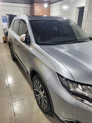 MITSUBISHI OUTLANDER 3.0 GT 4X4 V6 24V GASOLINA 4P AUTOMÁTICO