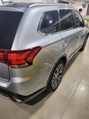 MITSUBISHI-OUTLANDER-2017