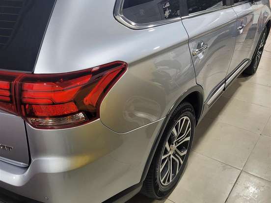 MITSUBISHI-OUTLANDER-3.0 GT 4X4 V6 24V GASOLINA 4P AUTOMÁTICO MITSUBISHI-OUTLANDER-2017